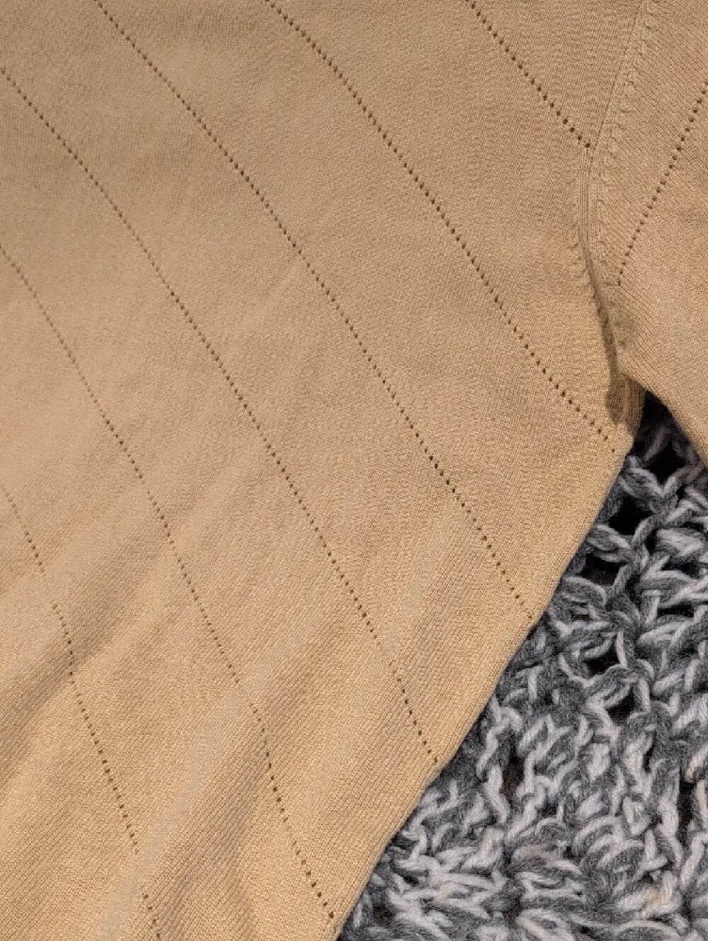 437 - Y2K Vintage Colour 18 Cardigan • Soft Neutral Knit • Cottagecore Button-Up - Picture 7 of 9